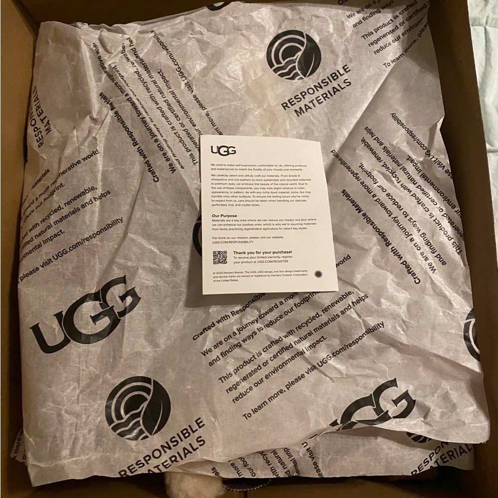 Brand New In Box Classic Mini Alpine Ugg Boots Size 9 in Chestnut - Picture 15 of 16